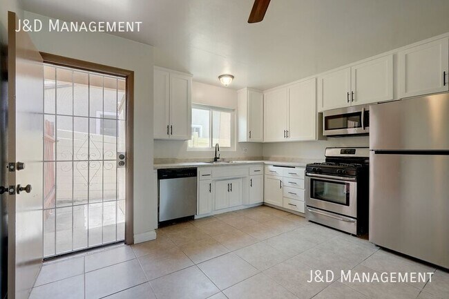 8073 Palm St Lemon Grove, CA 91945 photo 3