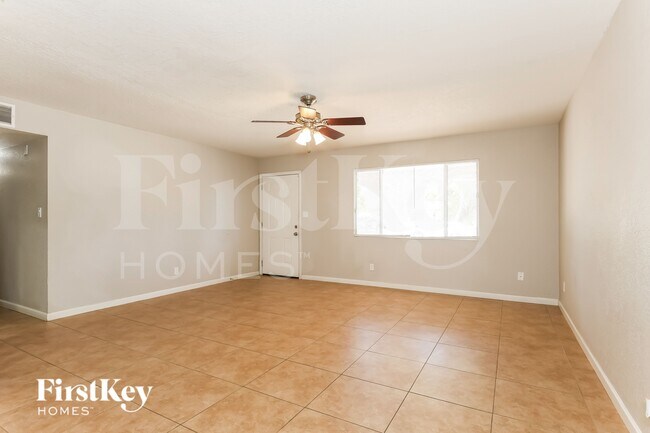 18216 N 24th Dr Phoenix, AZ 85023 photo 2