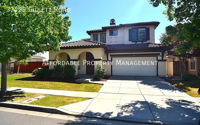 37429 Gillett Rd photo 3