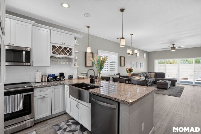 Charming 3BR House in Phoenix photo 2