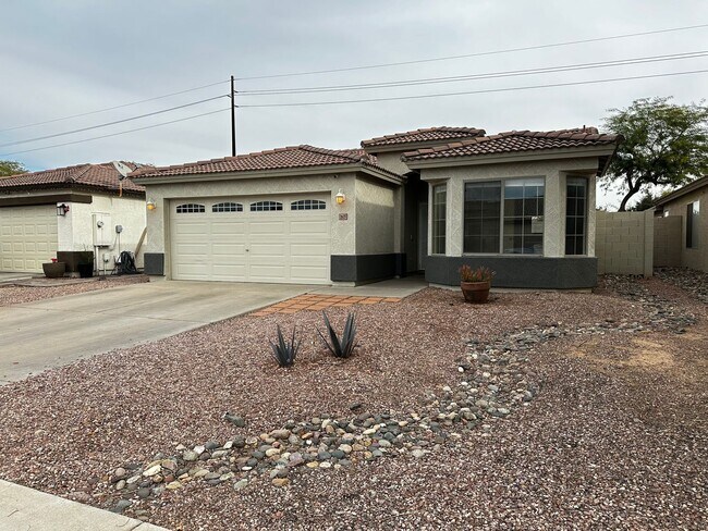 2625 N 107th Dr Avondale, AZ 85392 photo 2
