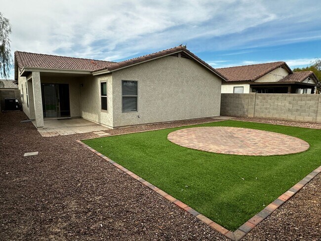 2625 N 107th Dr Avondale, AZ 85392 photo 5