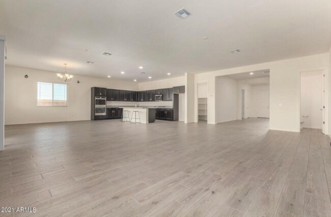 880 W Flamingo Dr Chandler, AZ 85286 photo 5