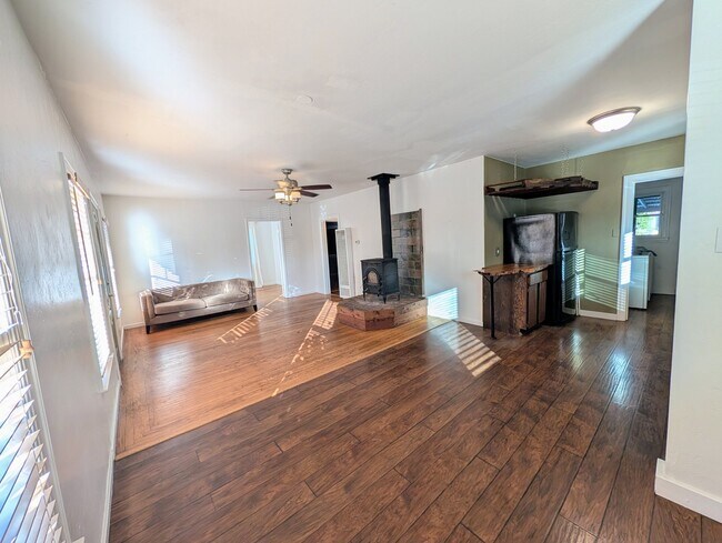 934 Bush St Santa Rosa, CA 95404 photo 2