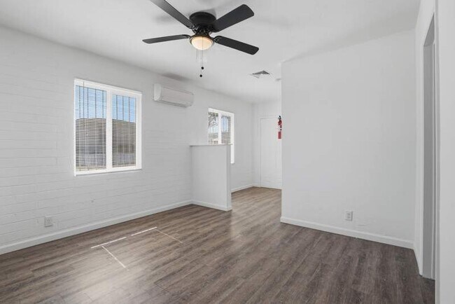 7240 S 7th St Phoenix, AZ 85042 photo 4