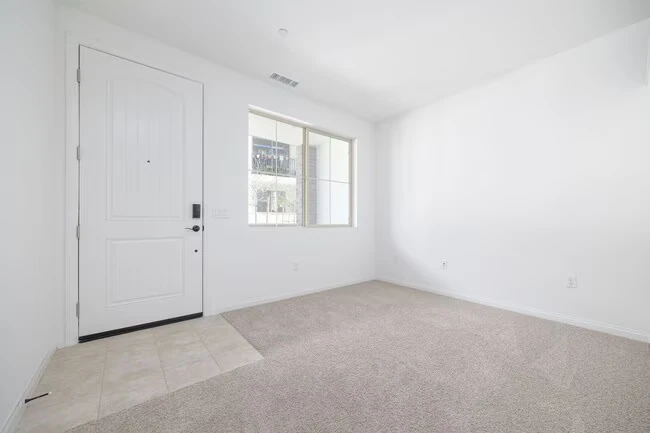 1749 Laurelwood Wy Oceanside, CA 92056 photo 2