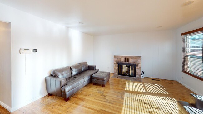 6225 Hobart St San Diego, CA 92115 photo 3