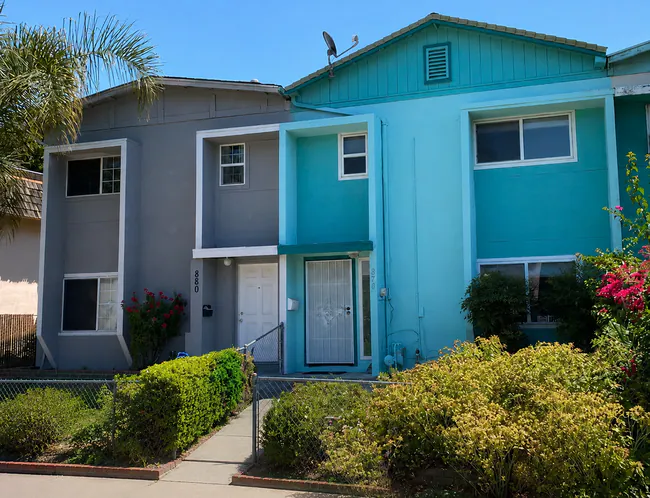 Spacious 2 bed 1 bath condo in Tracy photo 2