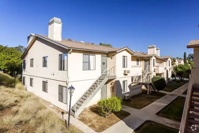 Fallbrook Hills Apartments photo 3