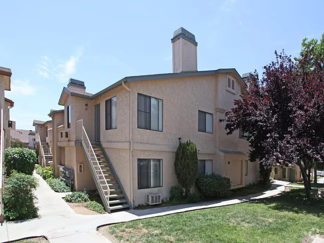 Fallbrook Hills Apartments photo 2