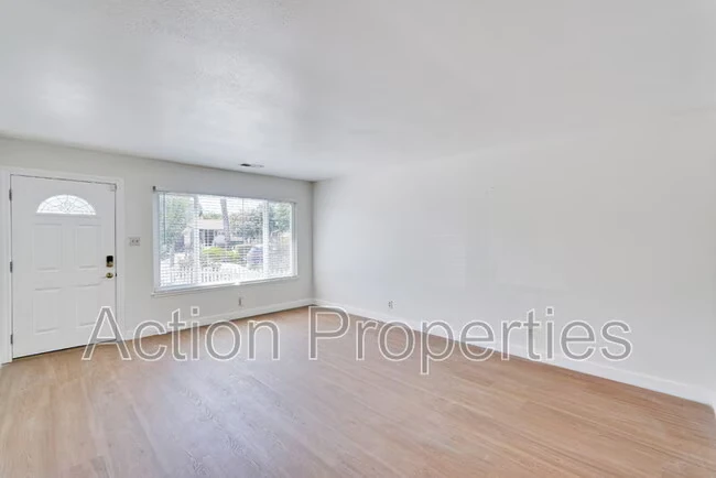 2280 Brentwood Ct East Palo Alto, CA 94303 photo 3