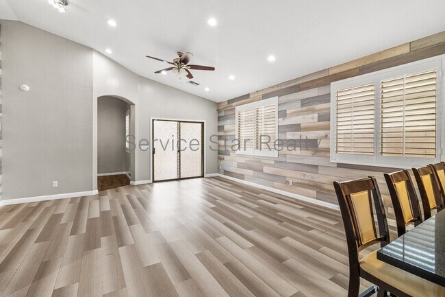 9012 W Fullam St Peoria, AZ 85382 photo 4