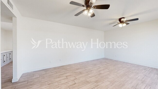 3001 W Sierra Vista Dr Phoenix, AZ 85017 photo 4