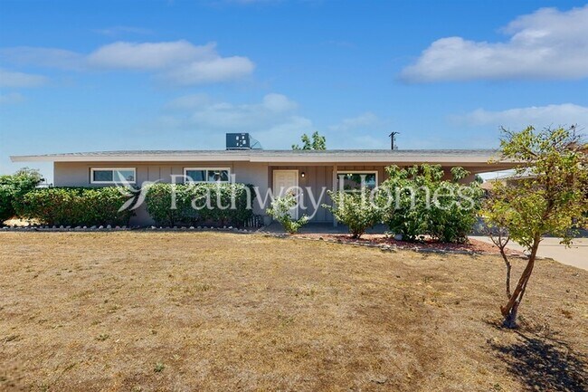 3001 W Sierra Vista Dr Phoenix, AZ 85017 photo 2