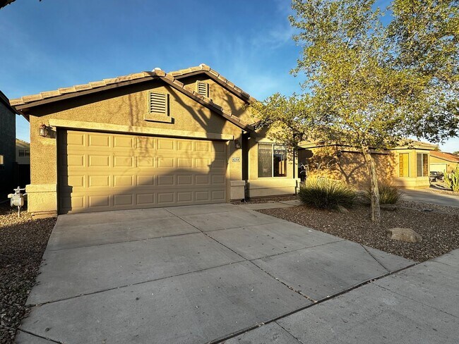 42358 W Sunland Dr Maricopa, AZ 85138 photo 2