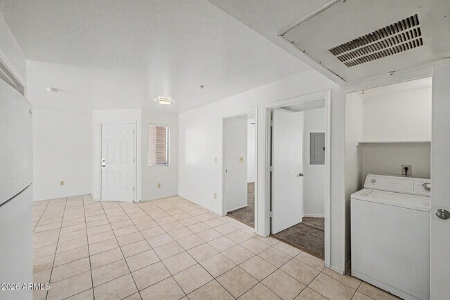 16033 N 25th St Phoenix, AZ 85032 photo 5