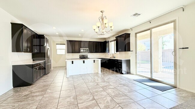12025 W Overlin Ln Avondale, AZ 85323 photo 4
