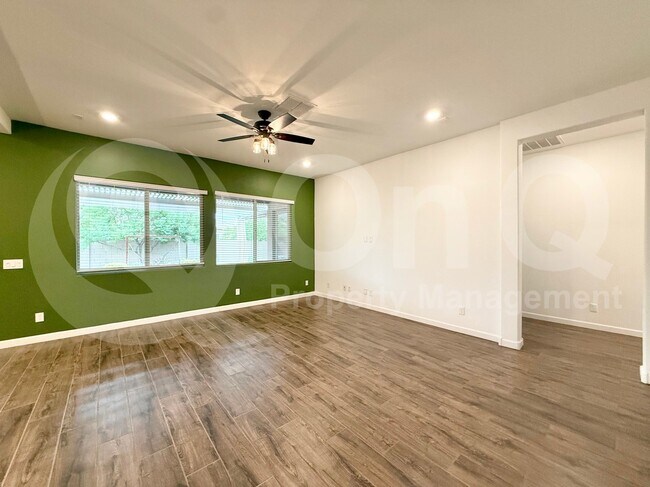 9821 E Thornbush Ave Mesa, AZ 85212 photo 3