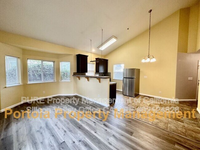 126 Hunolt St Santa Cruz, CA 95060 photo 5