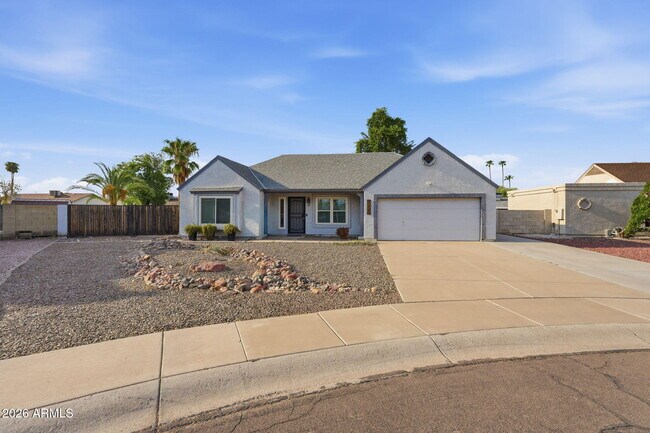 1735 E Stephens Dr photo 3