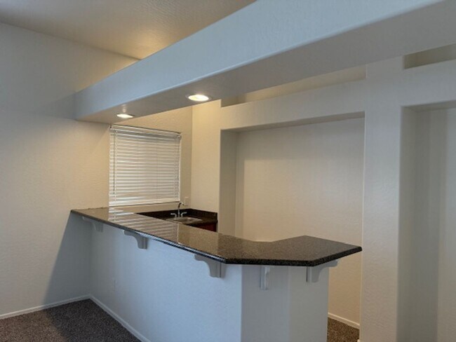 9556 W Blue Sky Dr Peoria, AZ 85383 photo 2