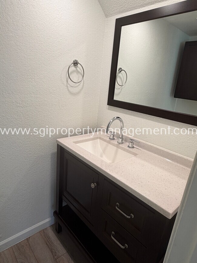730 E Eugie Ave Phoenix, AZ 85022 photo 5