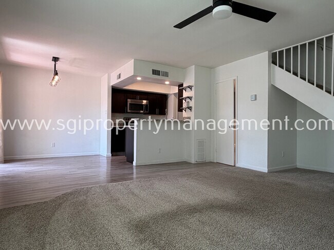 730 E Eugie Ave Phoenix, AZ 85022 photo 2