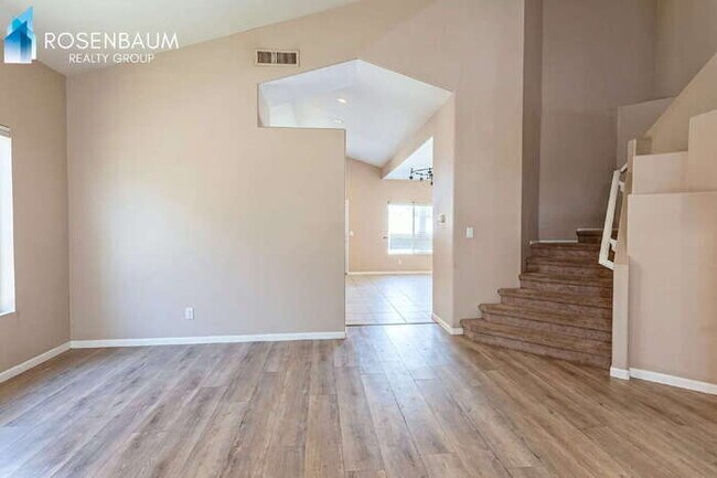 2206 S 105th Dr photo 3