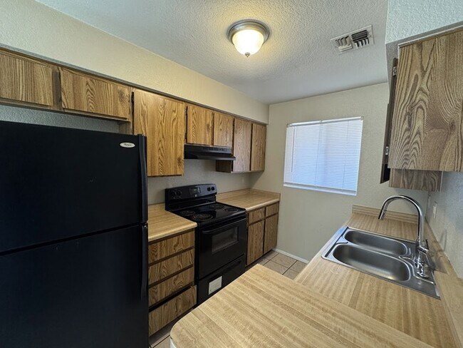 311 W Pontiac Dr Phoenix, AZ 85027 photo 5