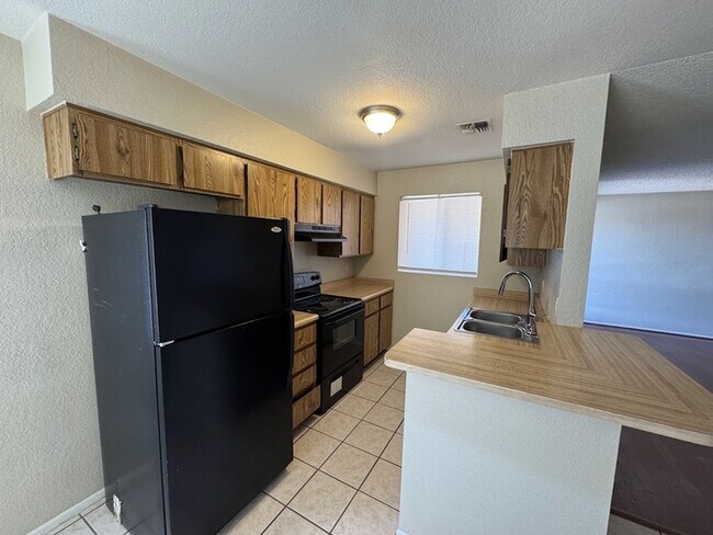 311 W Pontiac Dr Phoenix, AZ 85027 photo 4
