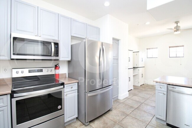 4200 N 82nd St Scottsdale, AZ 85251 photo 3
