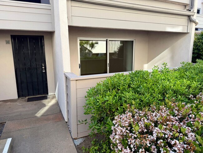 3266 Ashford St San Diego, CA 92111