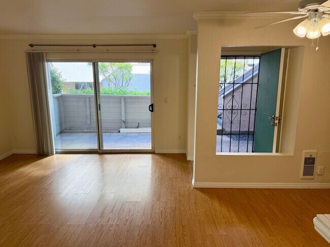 3266 Ashford St San Diego, CA 92111 photo 4