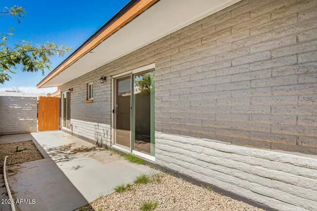 1118 S McClintock Dr Tempe, AZ 85281 photo 4