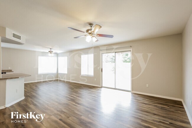 6984 W Cactus Wren Dr Glendale, AZ 85303 photo 3