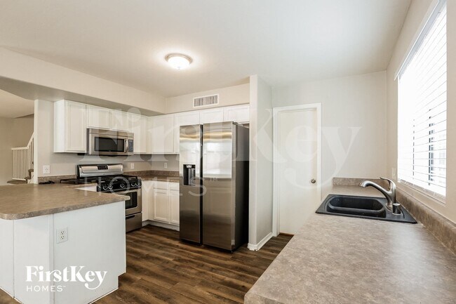 6984 W Cactus Wren Dr Glendale, AZ 85303 photo 5