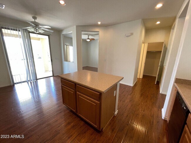 18235 N Alicia Ct Maricopa, AZ 85138 photo 5