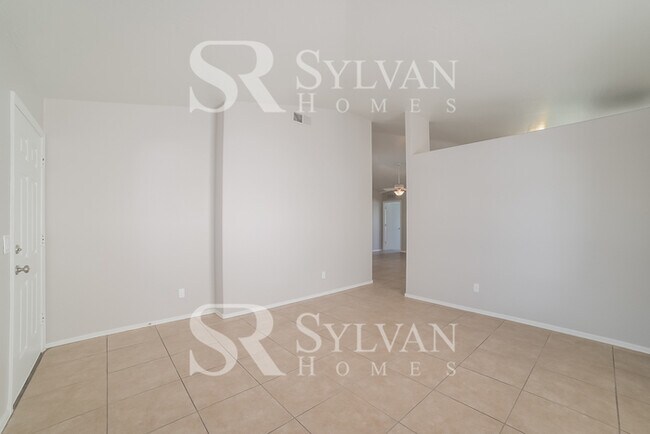 2838 W La Salle St Phoenix, AZ 85041 photo 3