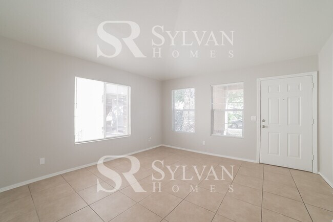 2838 W La Salle St Phoenix, AZ 85041 photo 2