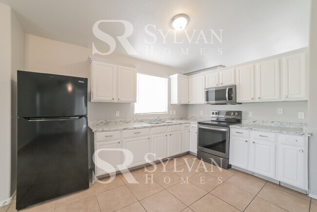 2838 W La Salle St Phoenix, AZ 85041 photo 5