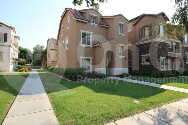 1309 S Sabino Dr Gilbert, AZ 85296 photo 2