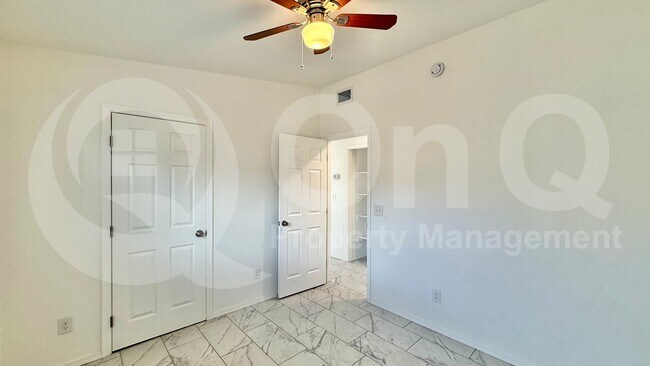 741 E Erie St Chandler, AZ 85225 photo 4