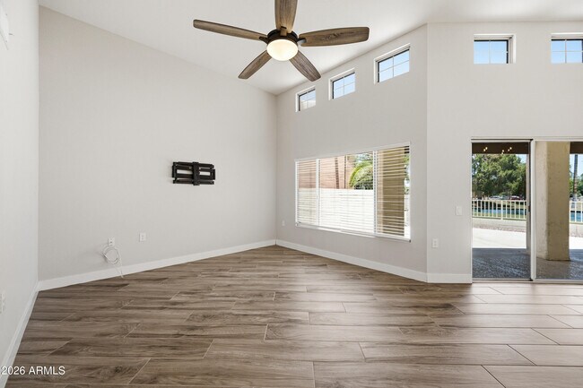 17229 N Zuni Trail Surprise, AZ 85374 photo 3