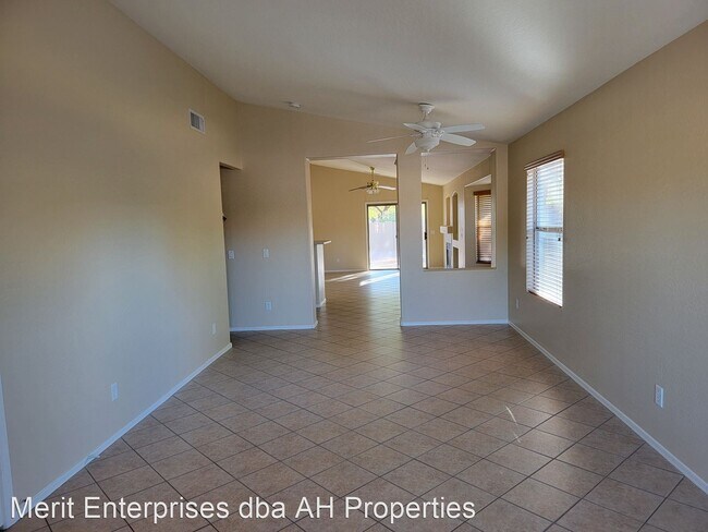 16885 W Statler St Surprise, AZ 85388 photo 2