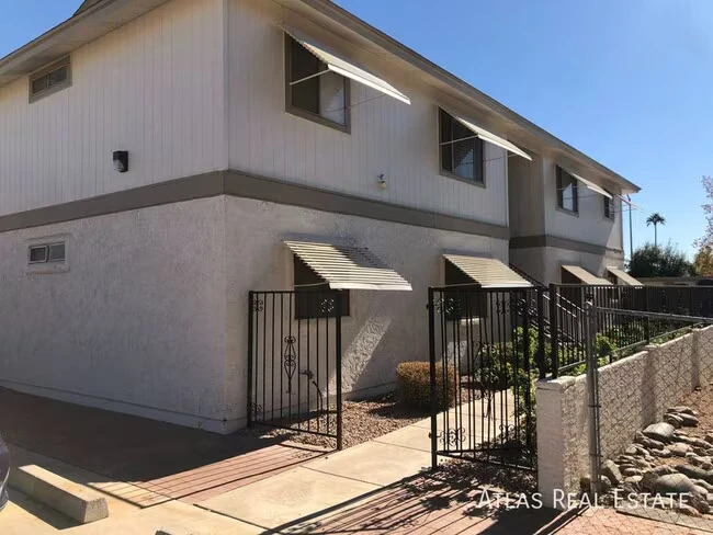 2014 N Hunt Cir Mesa, AZ 85203