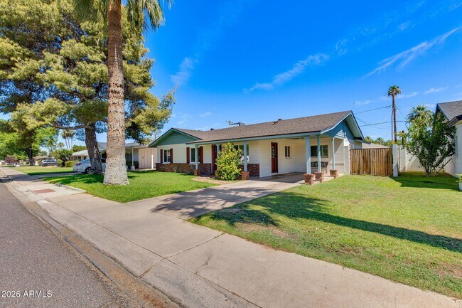 3412 E Turney Ave Phoenix, AZ 85018 photo 3