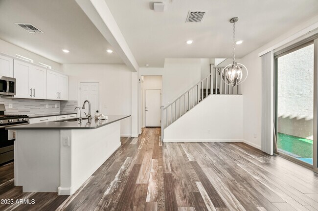 3659 E Dogwood Dr Chandler, AZ 85286 photo 4