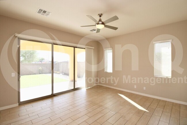 7553 W Trails Dr Glendale, AZ 85308 photo 4