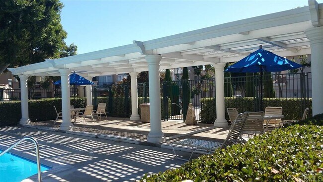 7215 Calabria Ct San Diego, CA 92122 photo 2