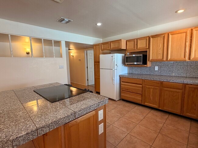 2163 E Manhatton Dr Tempe, AZ 85282 photo 5